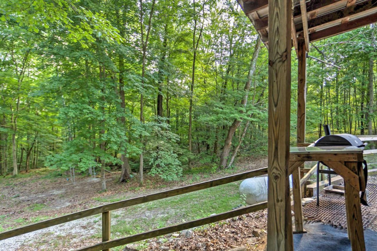 Rustic Taswell Cabin Grill And Walk To Patoka Lake! 外观 照片